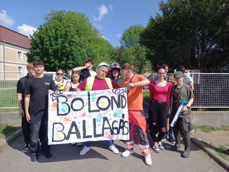 Bolondballagás