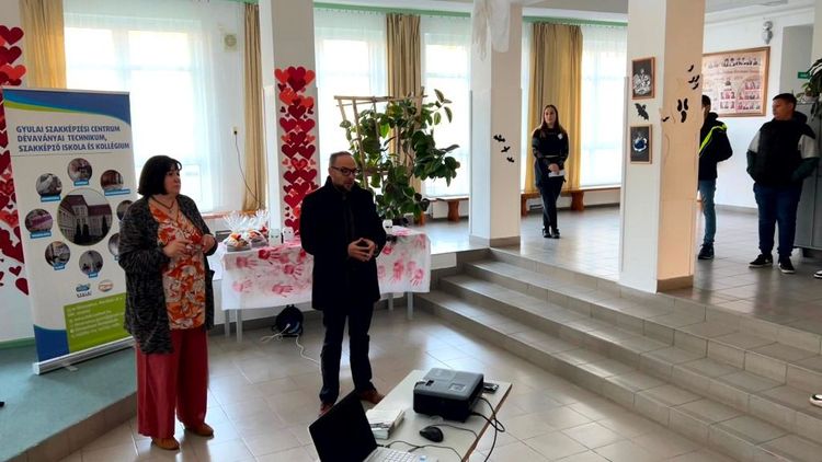 NYÍLT NAP A KÖZÉPISKOLÁBAN