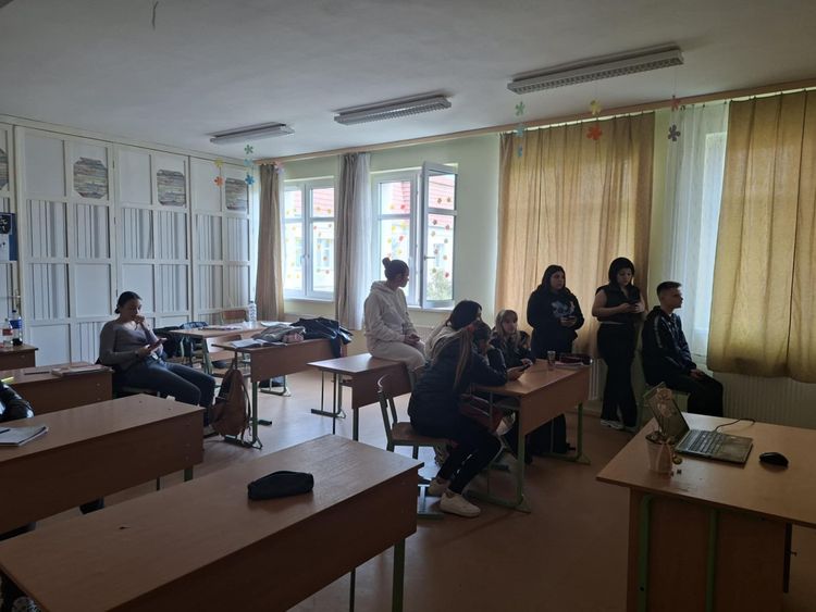 📱 Digitális tudatosság és pénzügyek a tanteremben! 💰